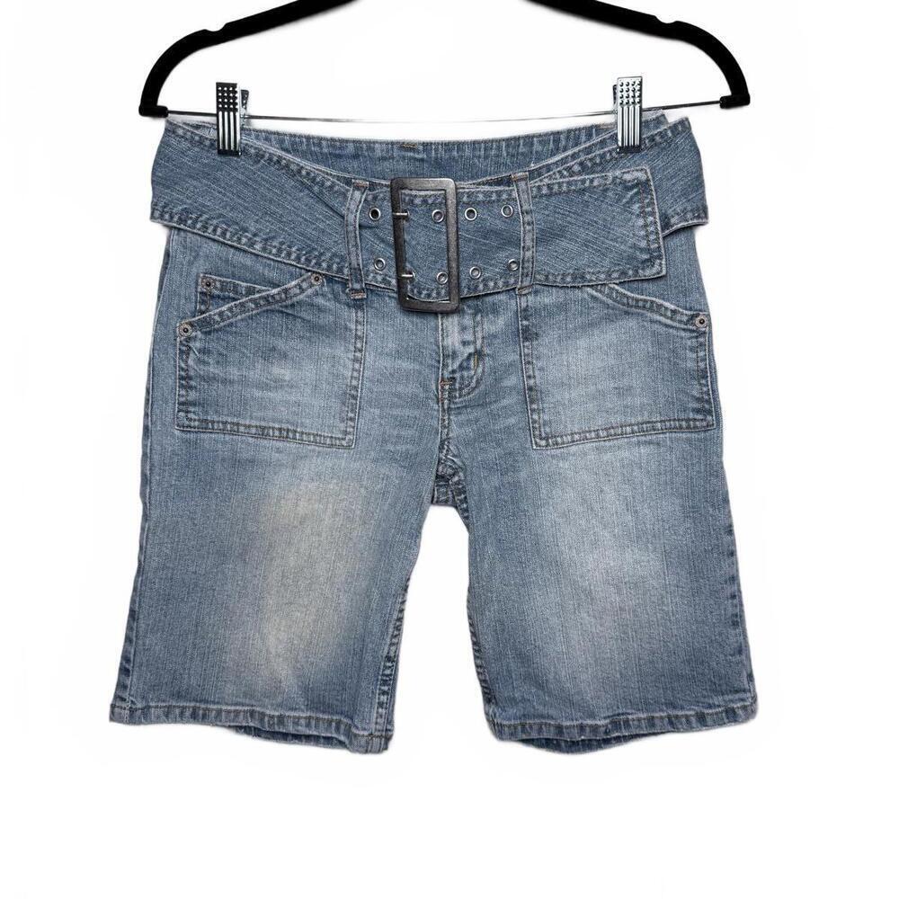 Vintage Y2K Light Blue Bermuda Shorts with Large belt